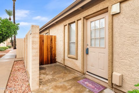 Photo of 1343 E Pierson Street, Phoenix, AZ 85014 (MLS # 6933018)