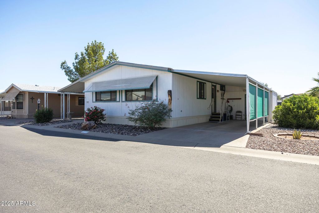 Photo of 450 W Sunwest Drive #18, Casa Grande, AZ 85122 (MLS # 6900363)