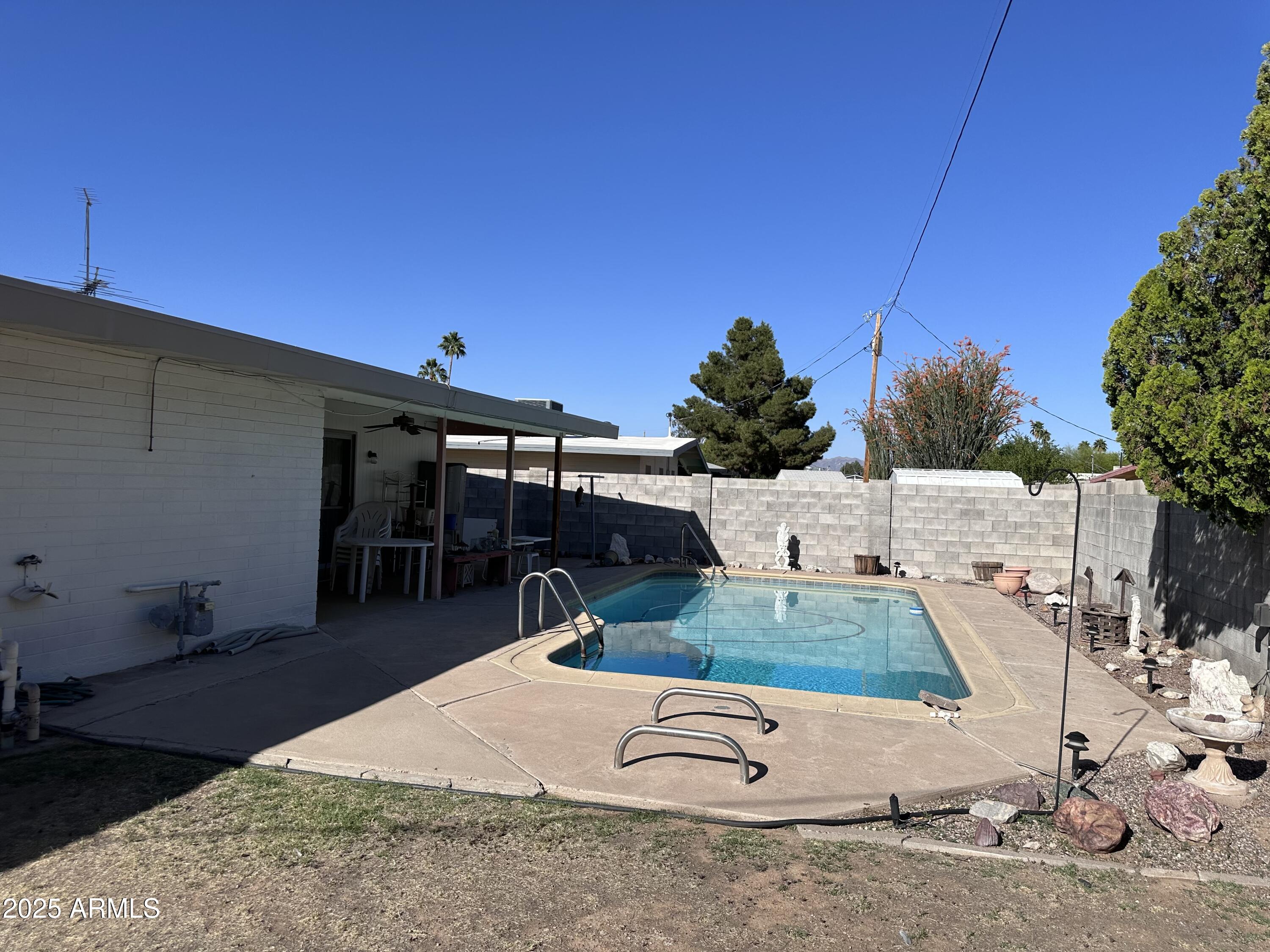 3749 E LAUREL Lane