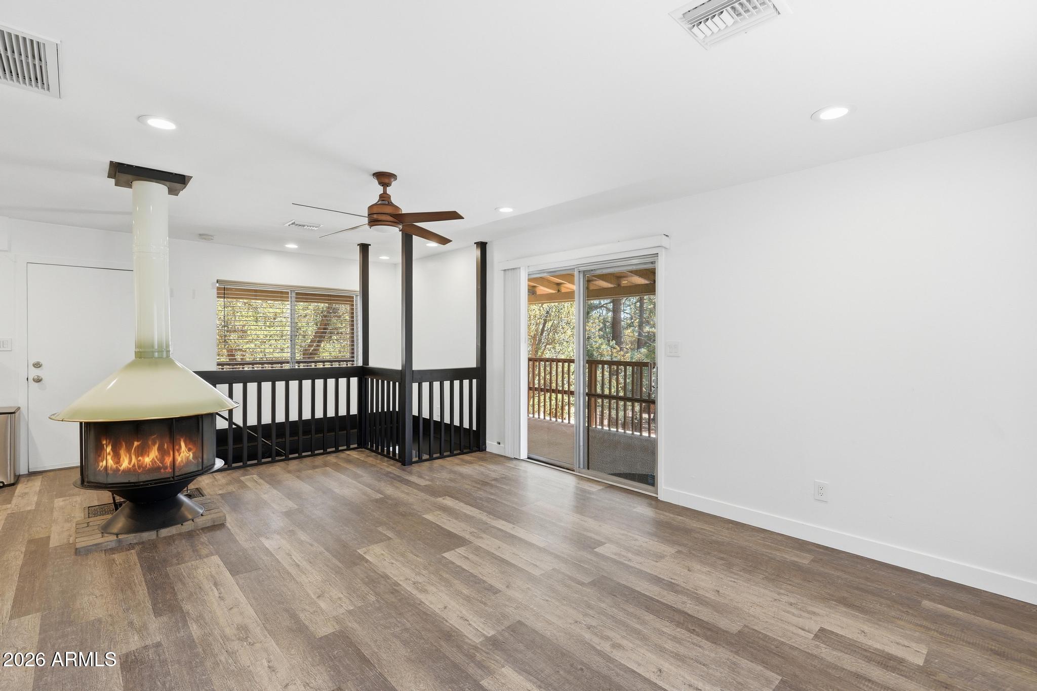 3247 N PINEWOOD Drive