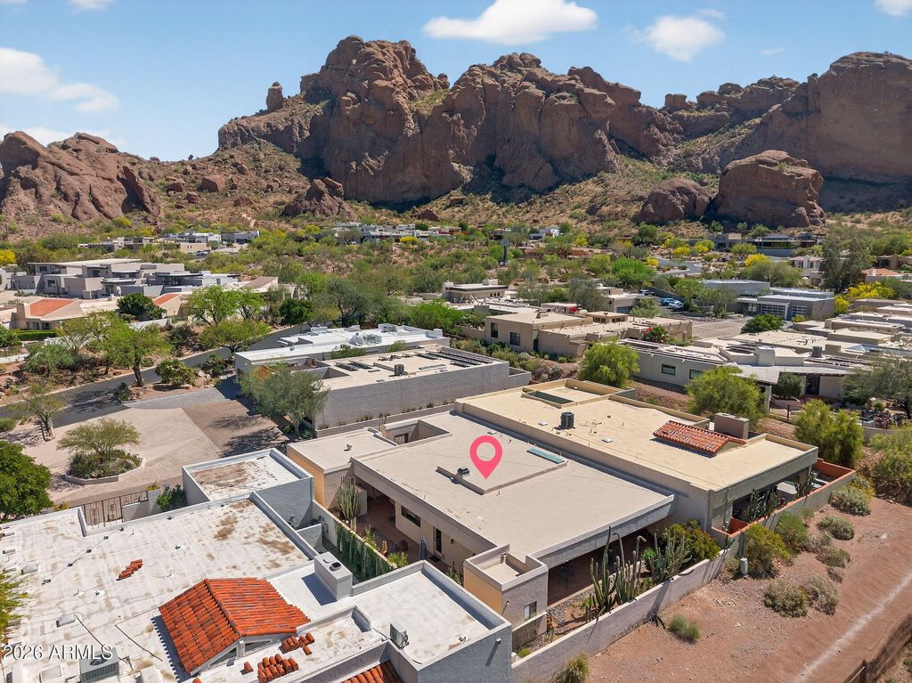 Photo of 5814 N Echo Canyon Lane, Phoenix, AZ 85018 (MLS # 7000618)