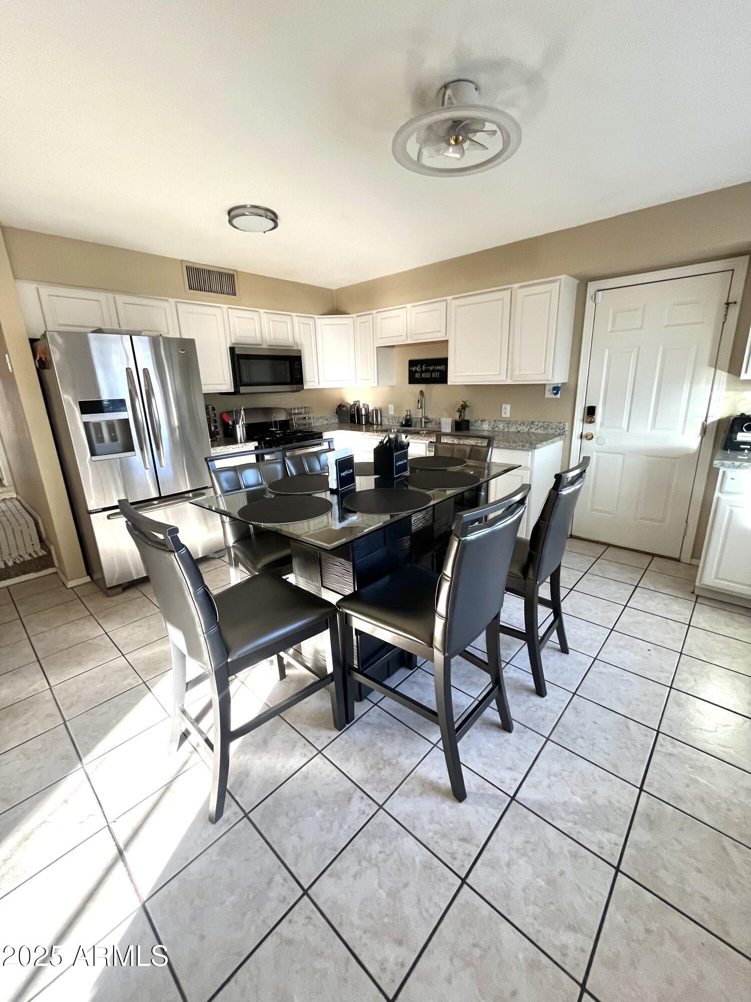 2338 W Cholla Street