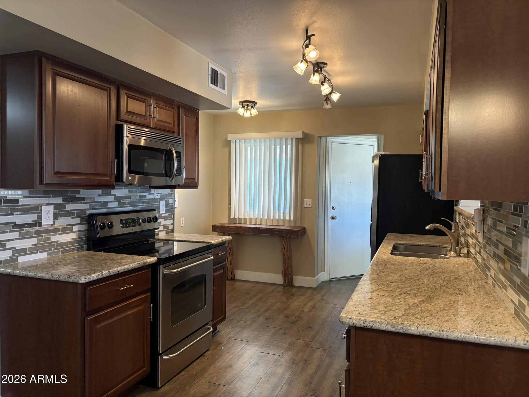 11418 N 109TH Avenue