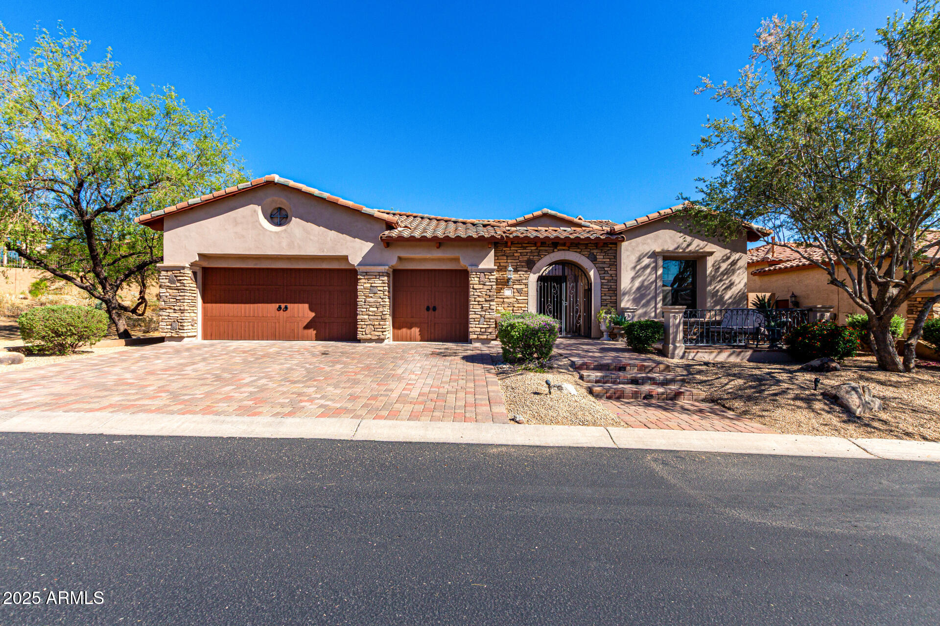 7939 E STONECLIFF Circle