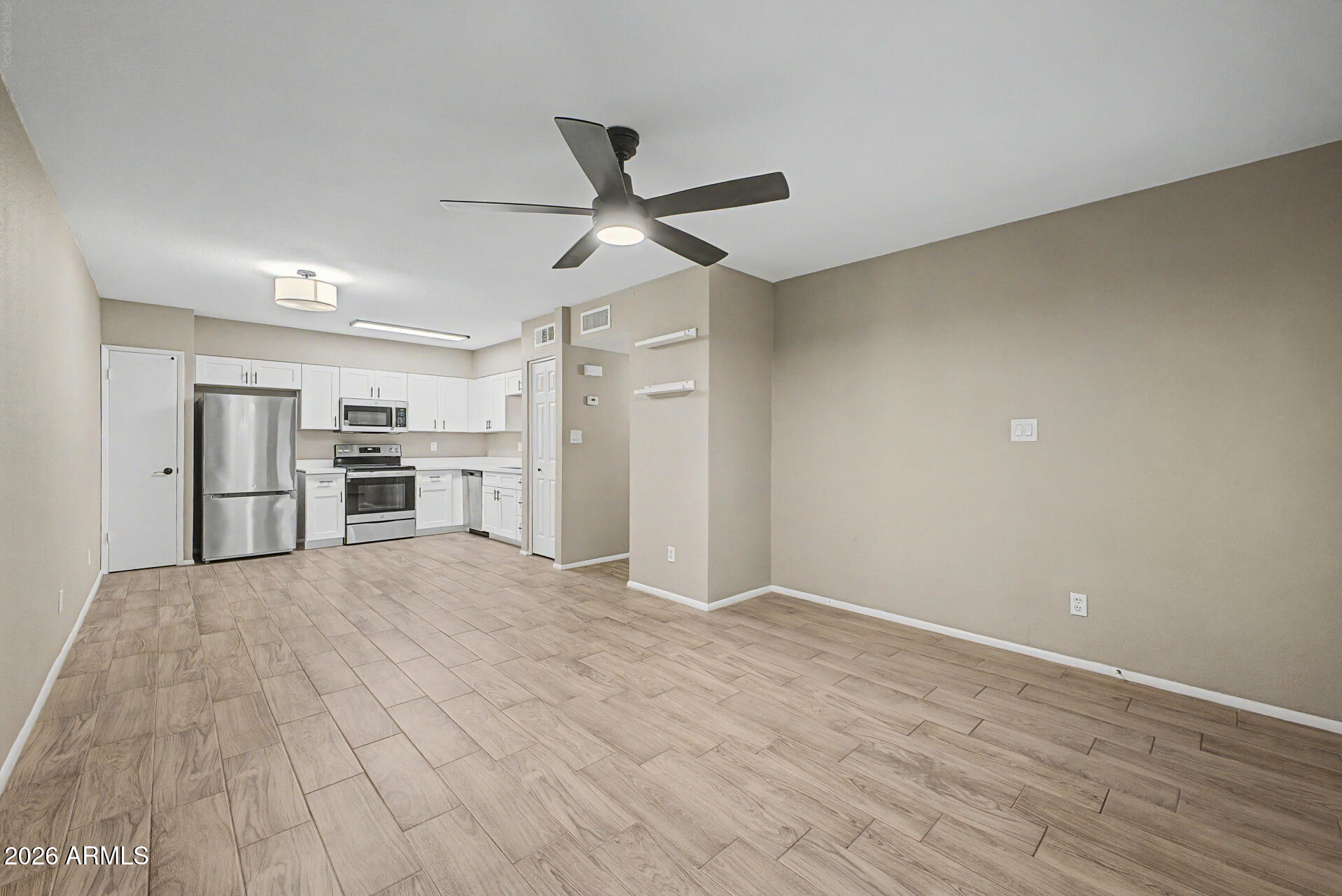 Photo 1 of 21 — 830 S DOBSON Road 21, Mesa, AZ 85202