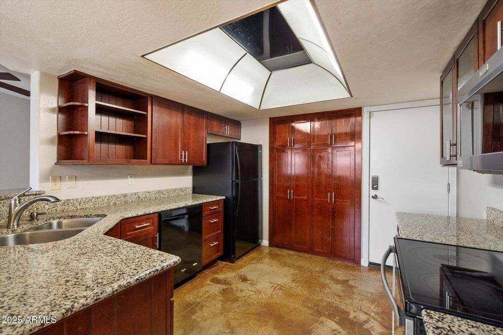 Photo of 6734 W Ruth Avenue, Peoria, AZ 85345 (MLS # 6932773)