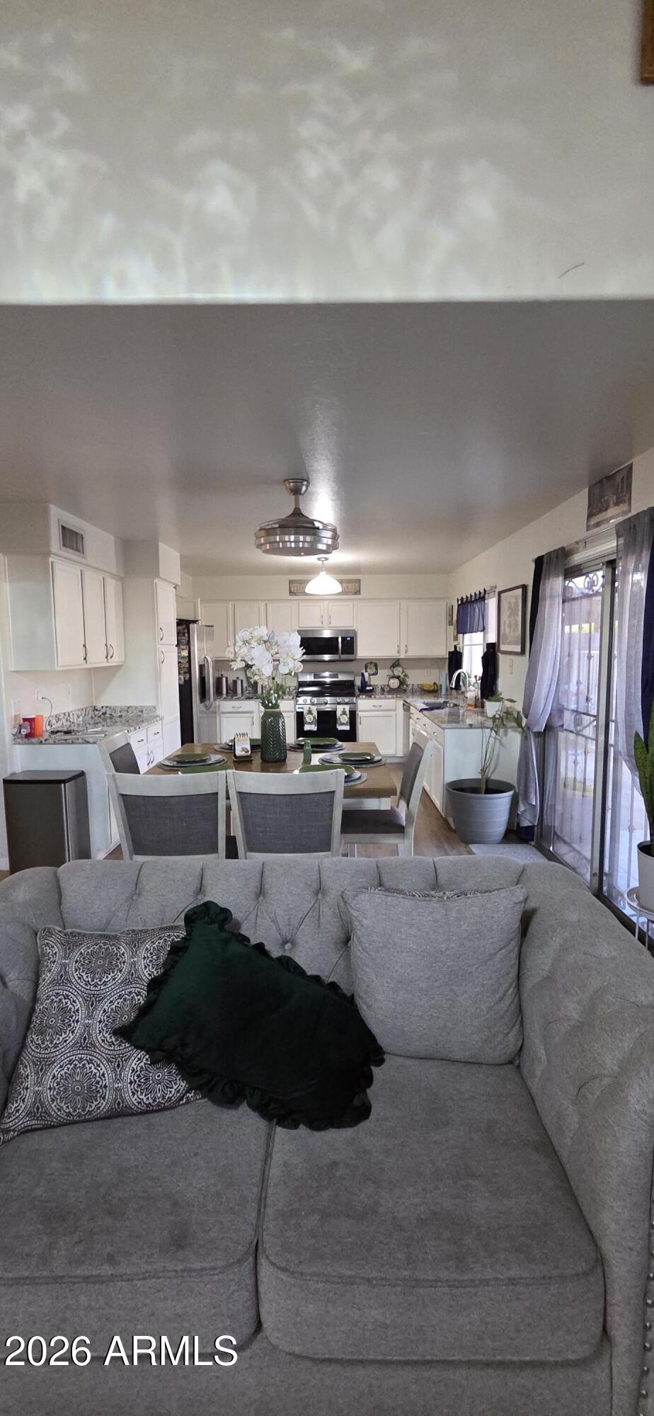 10766 W DEL RIO Lane