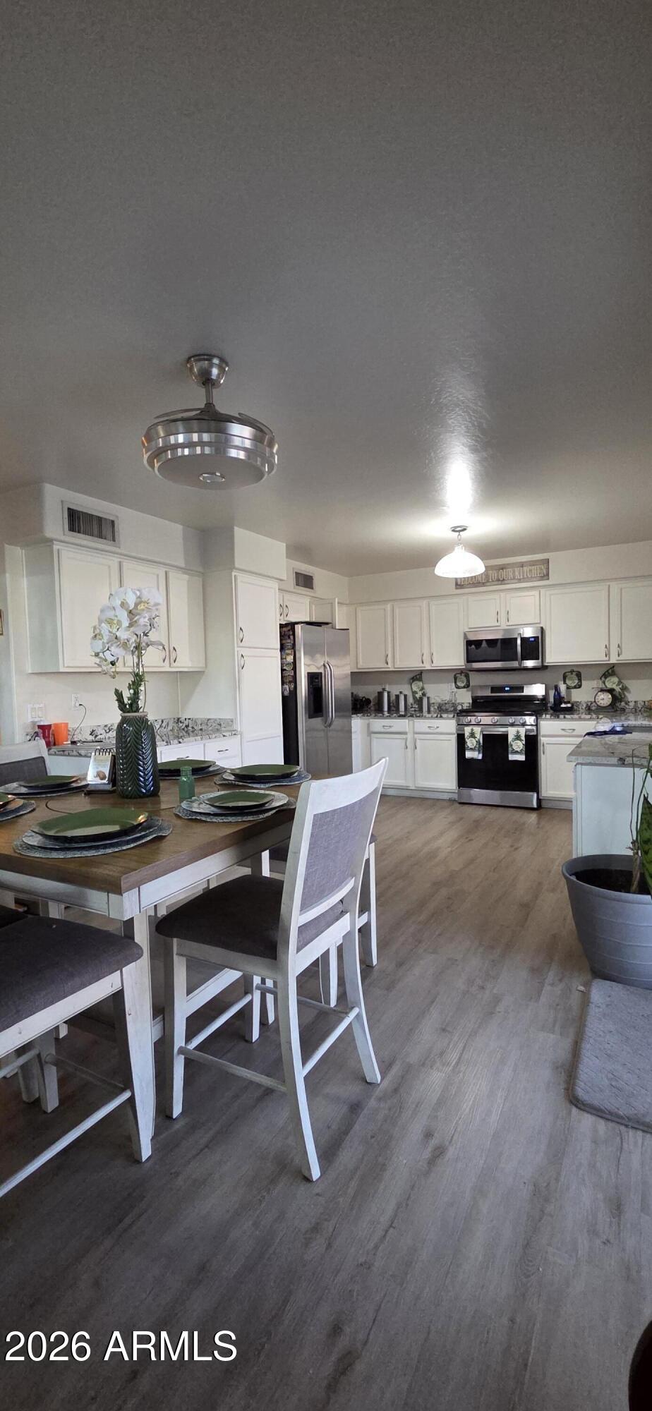 10766 W DEL RIO Lane