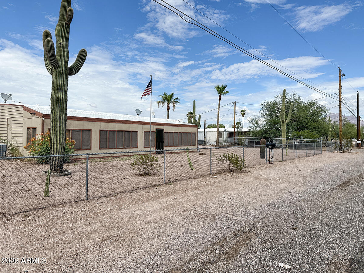 Photo 1 of 17 — 1326 W GREASEWOOD Street, Apache Junction, AZ 85120