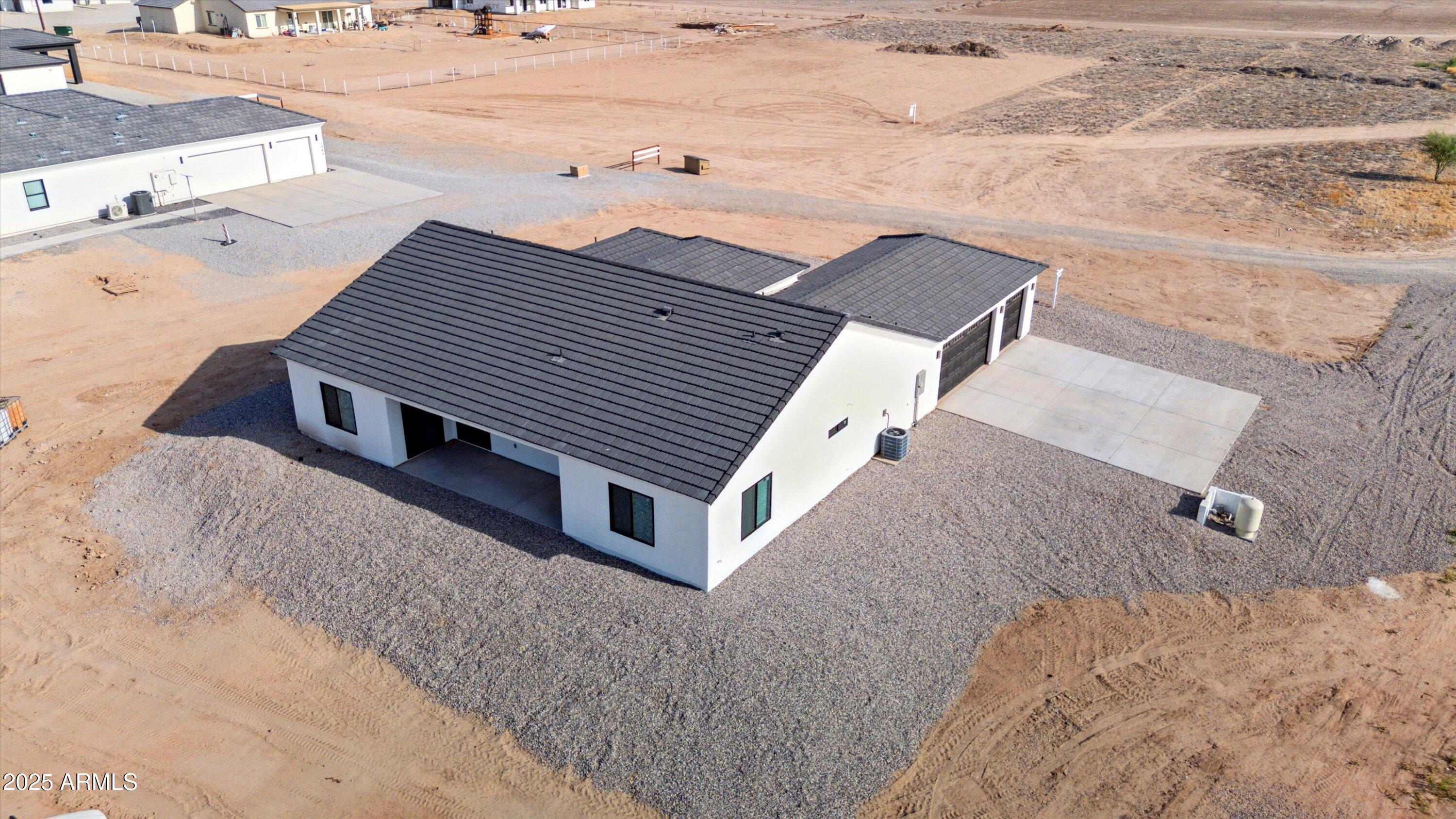 22103 W HARWELL Road