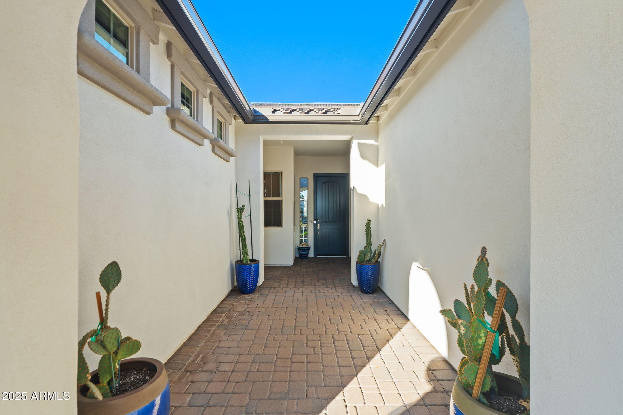 20822 W HILLCREST Boulevard