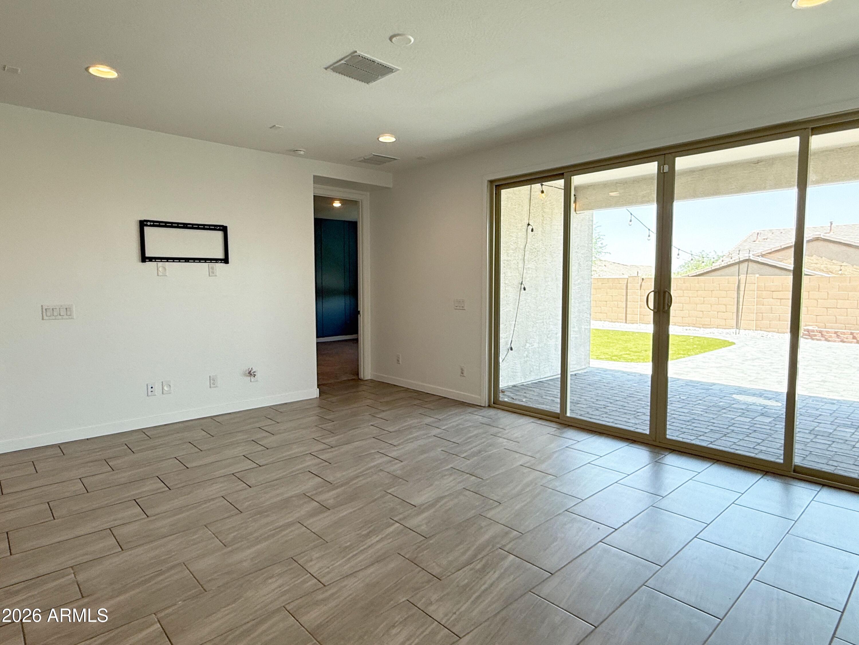1636 W Estes Way