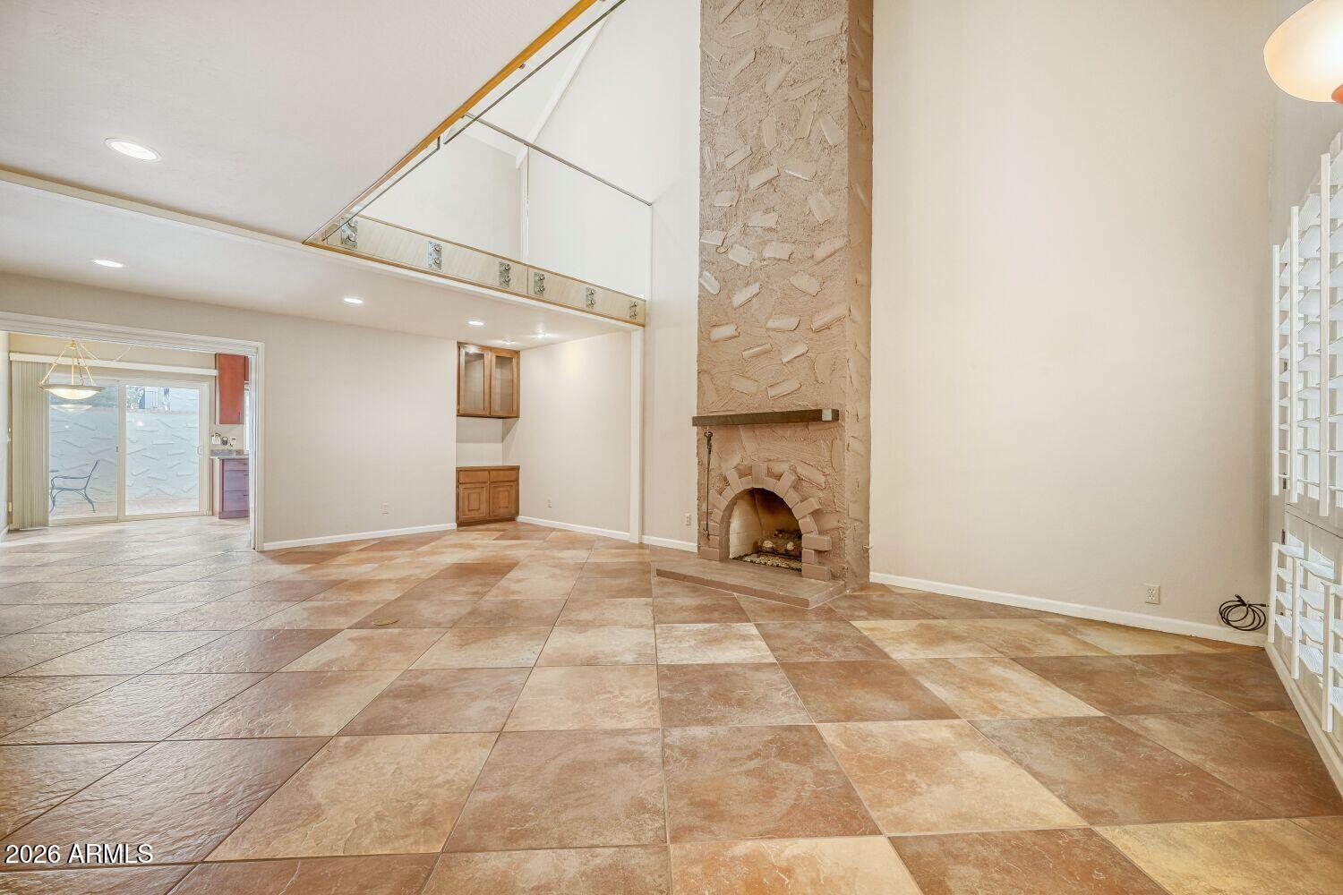 7111 E BUENA TERRA Way