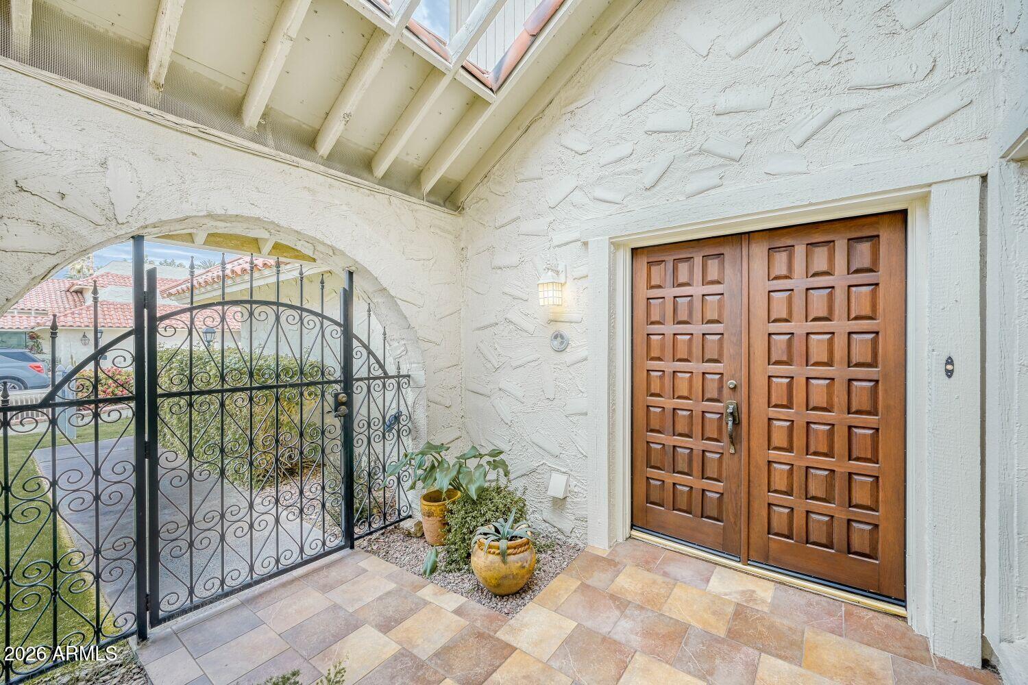 7111 E BUENA TERRA Way