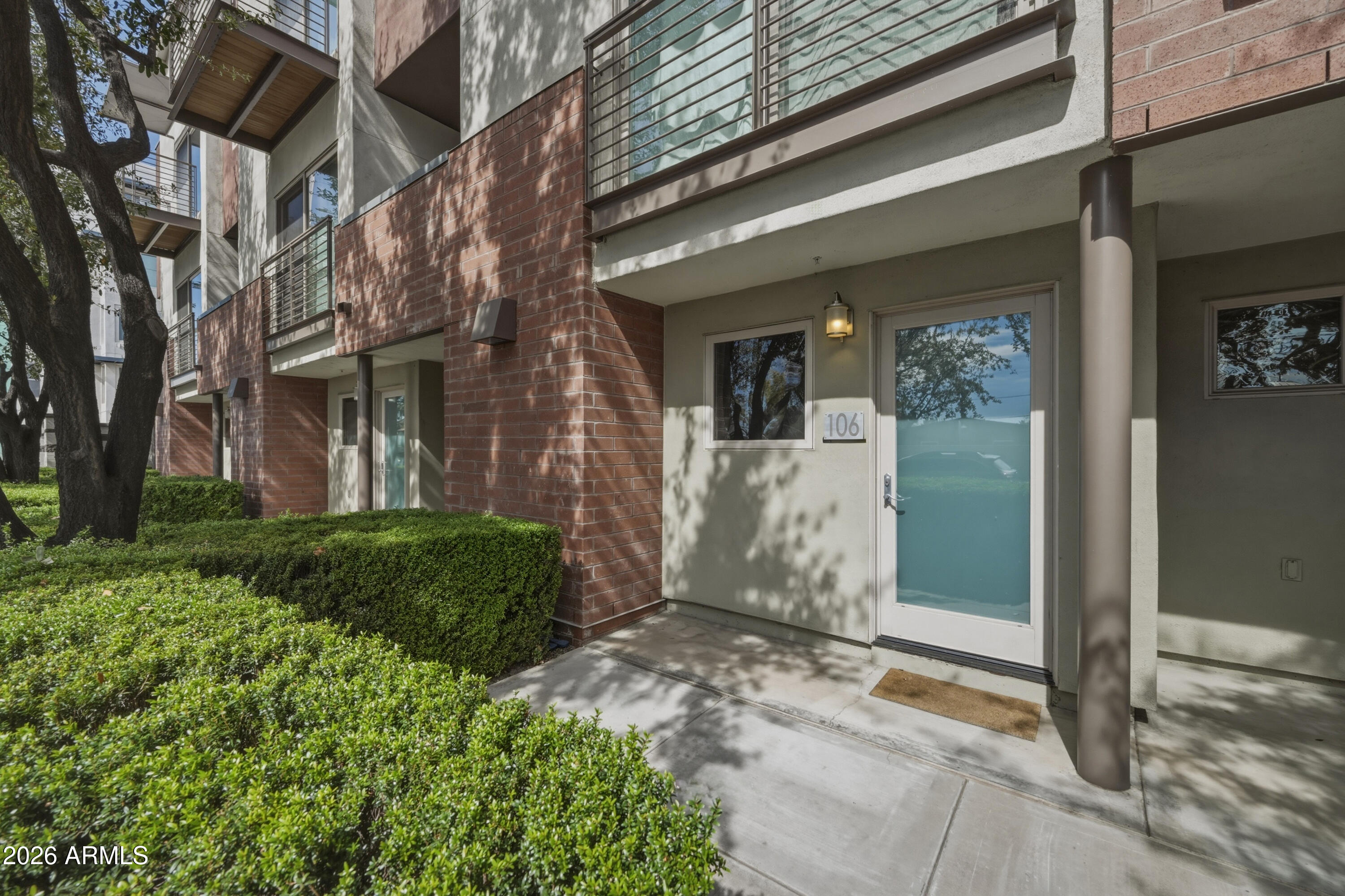 526 W 1ST Street 106