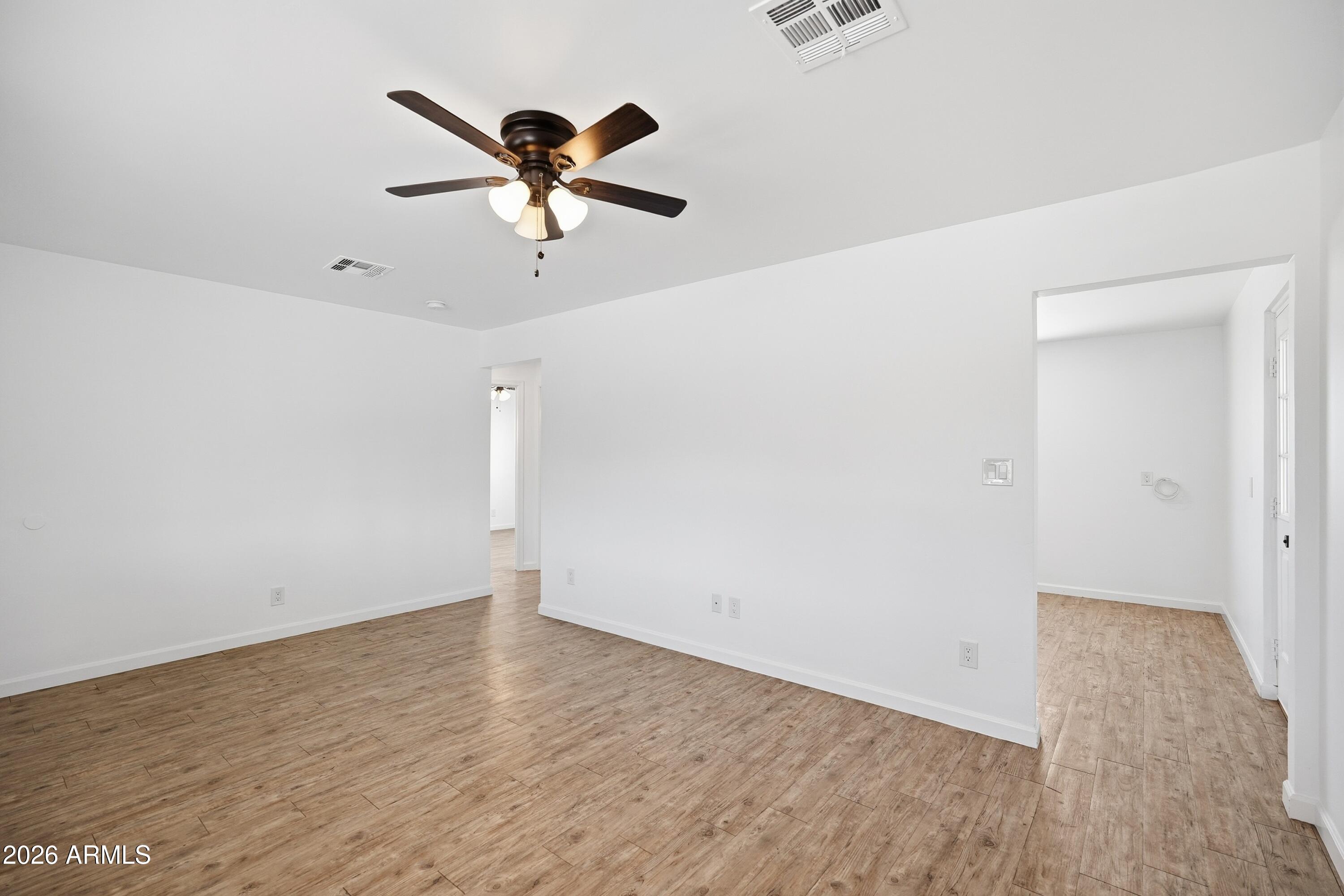 11108 W MISSOURI Avenue
