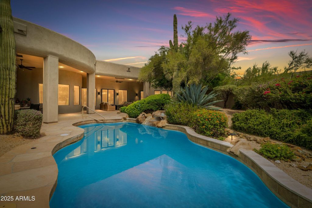 Photo of 8300 E Dixileta Drive #304, Scottsdale, AZ 85266 (MLS # 6927098)