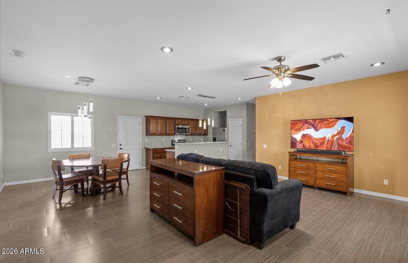 13139 W TUCKEY Lane