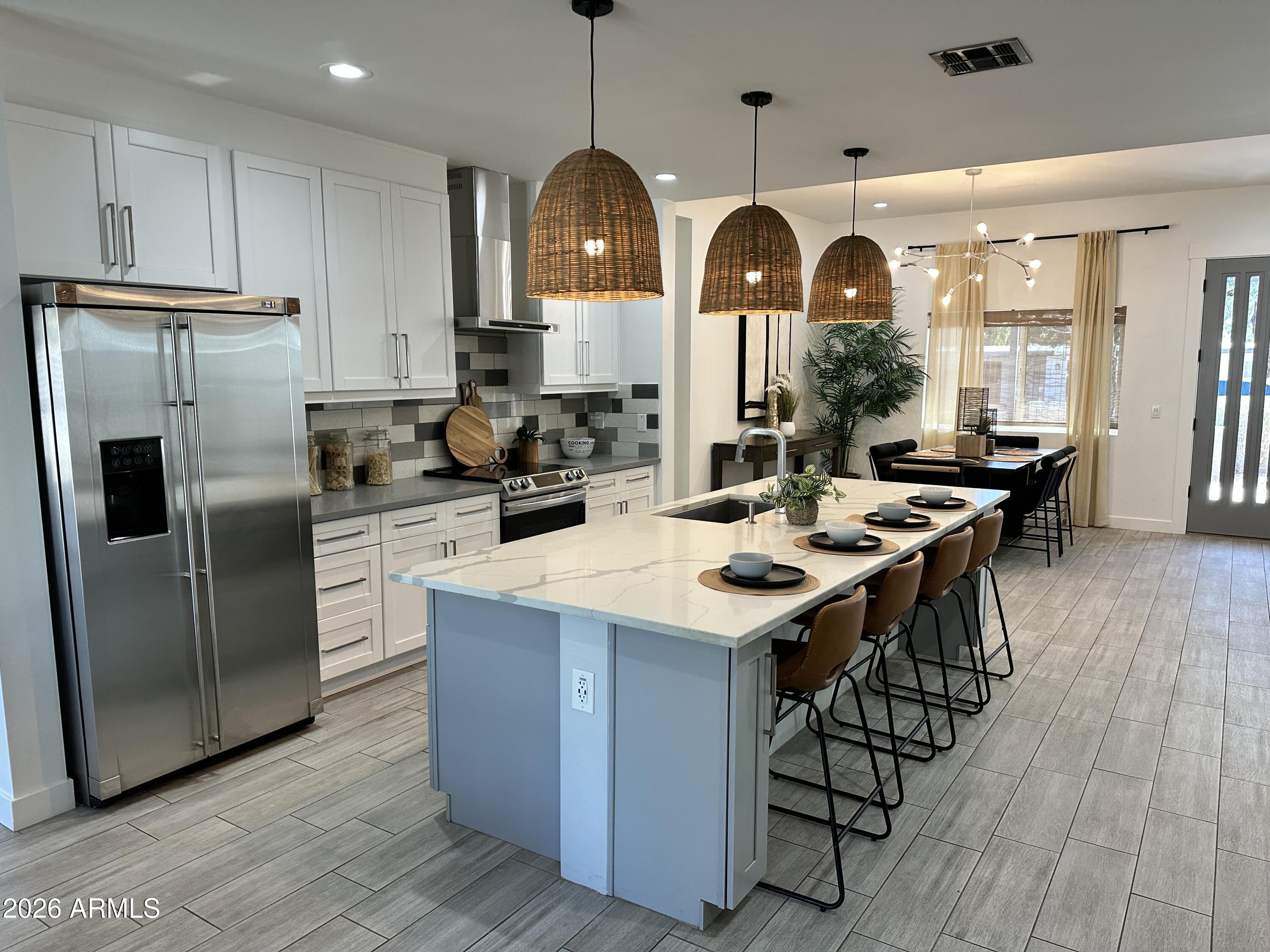 1224 E HAYWARD Avenue