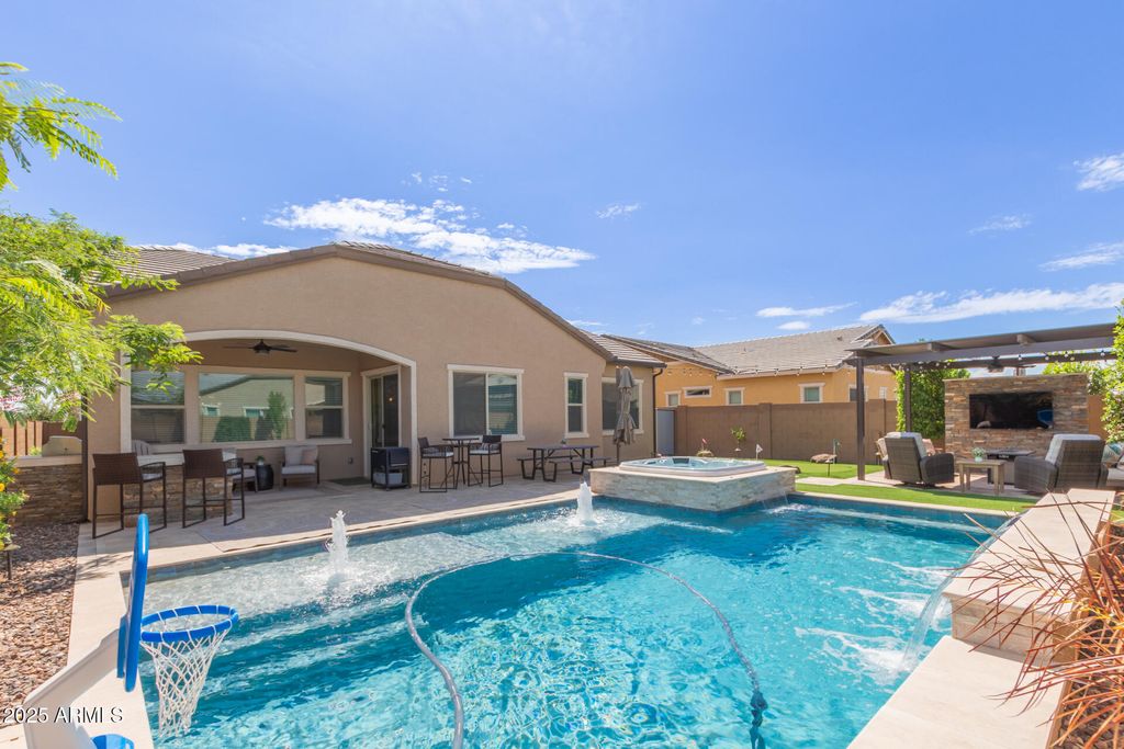 Photo of 2318 E Fandango Drive, Gilbert, AZ 85298 (MLS # 6922455)