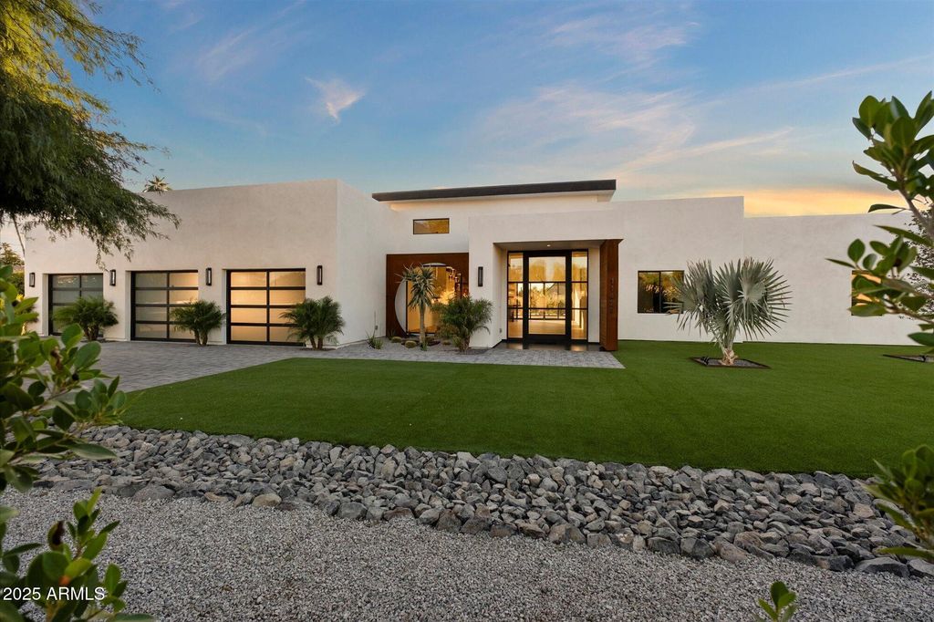 Photo of 11420 N Scottsdale Road, Scottsdale, AZ 85254 (MLS # 6945857)