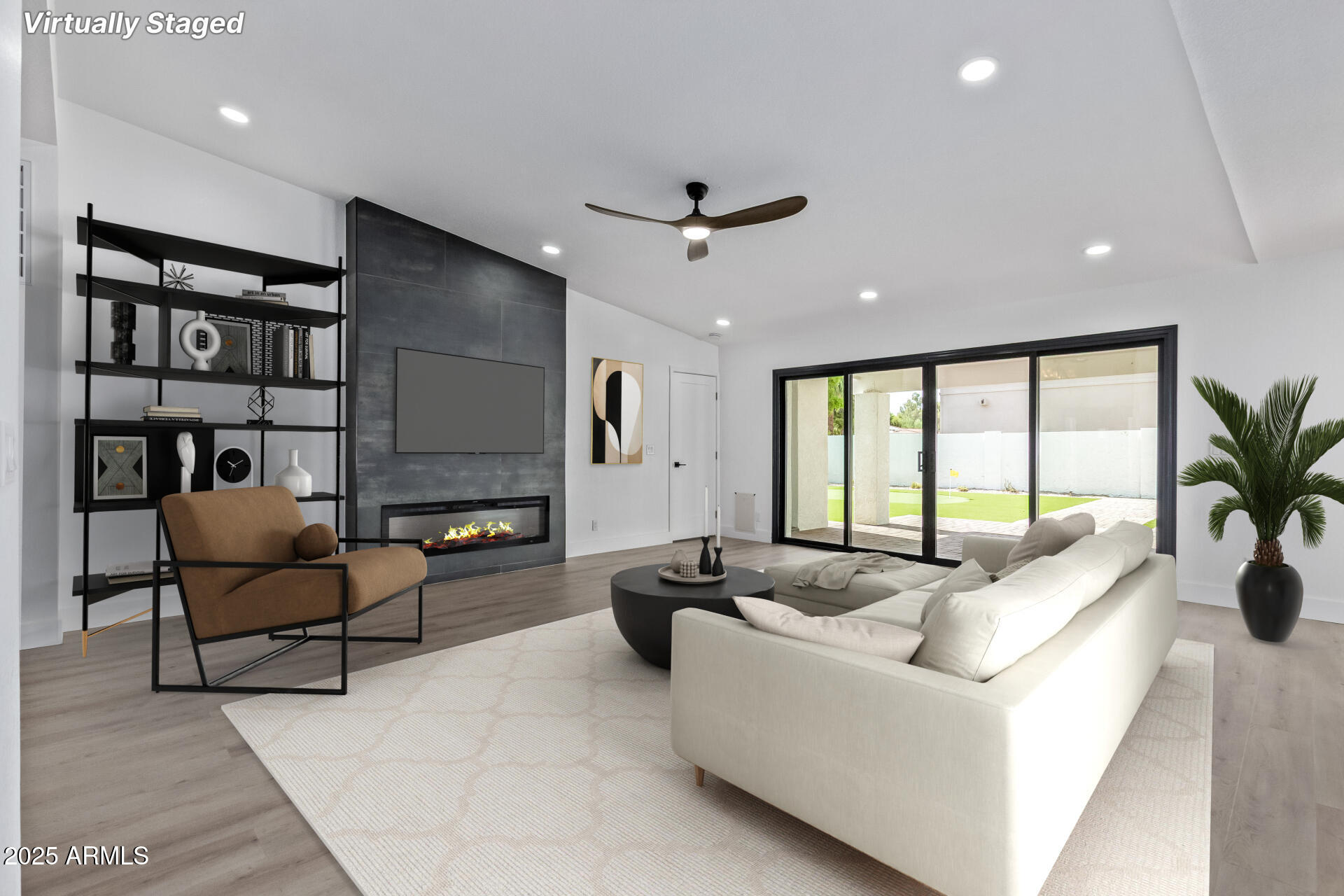 8302 E SAN SALVADOR Drive