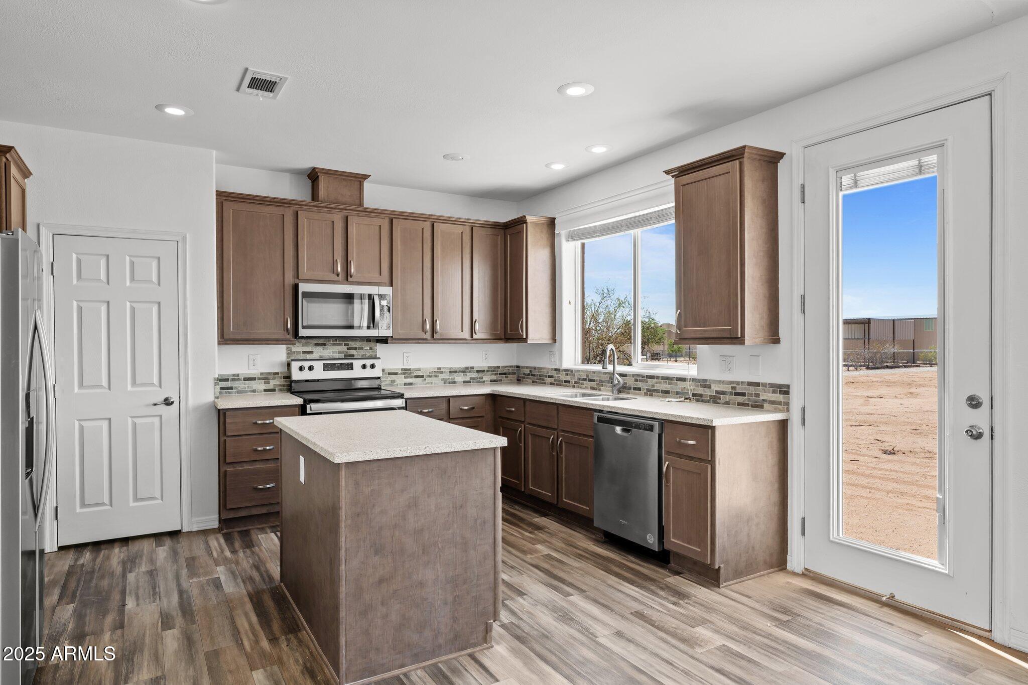 20909 W BRADLEY Road