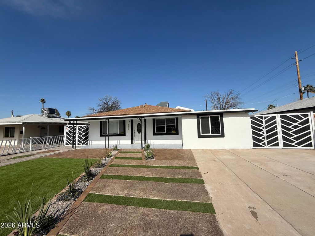 Photo of 3542 E Earll Drive, Phoenix, AZ 85018 (MLS # 6977100)