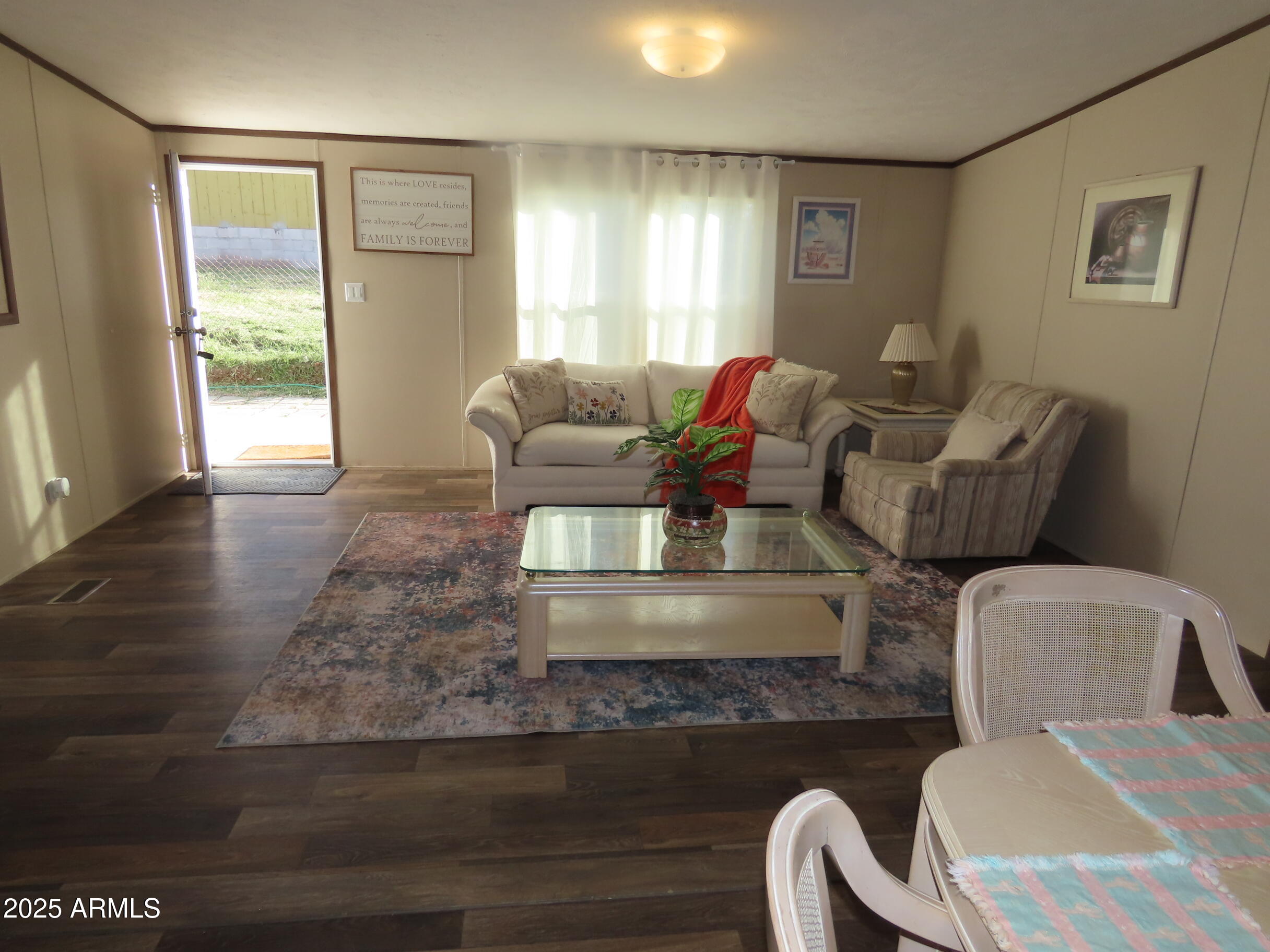 1044 S WESTERN Avenue