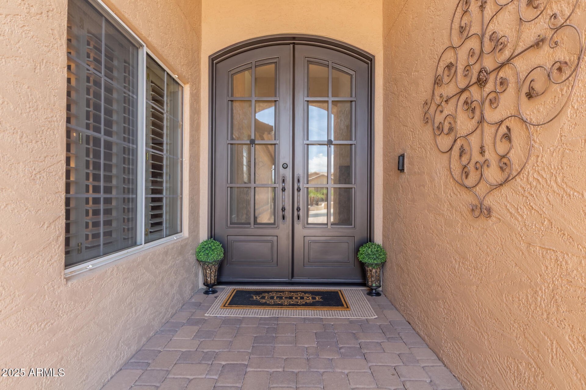 3211 N COUPLES Drive