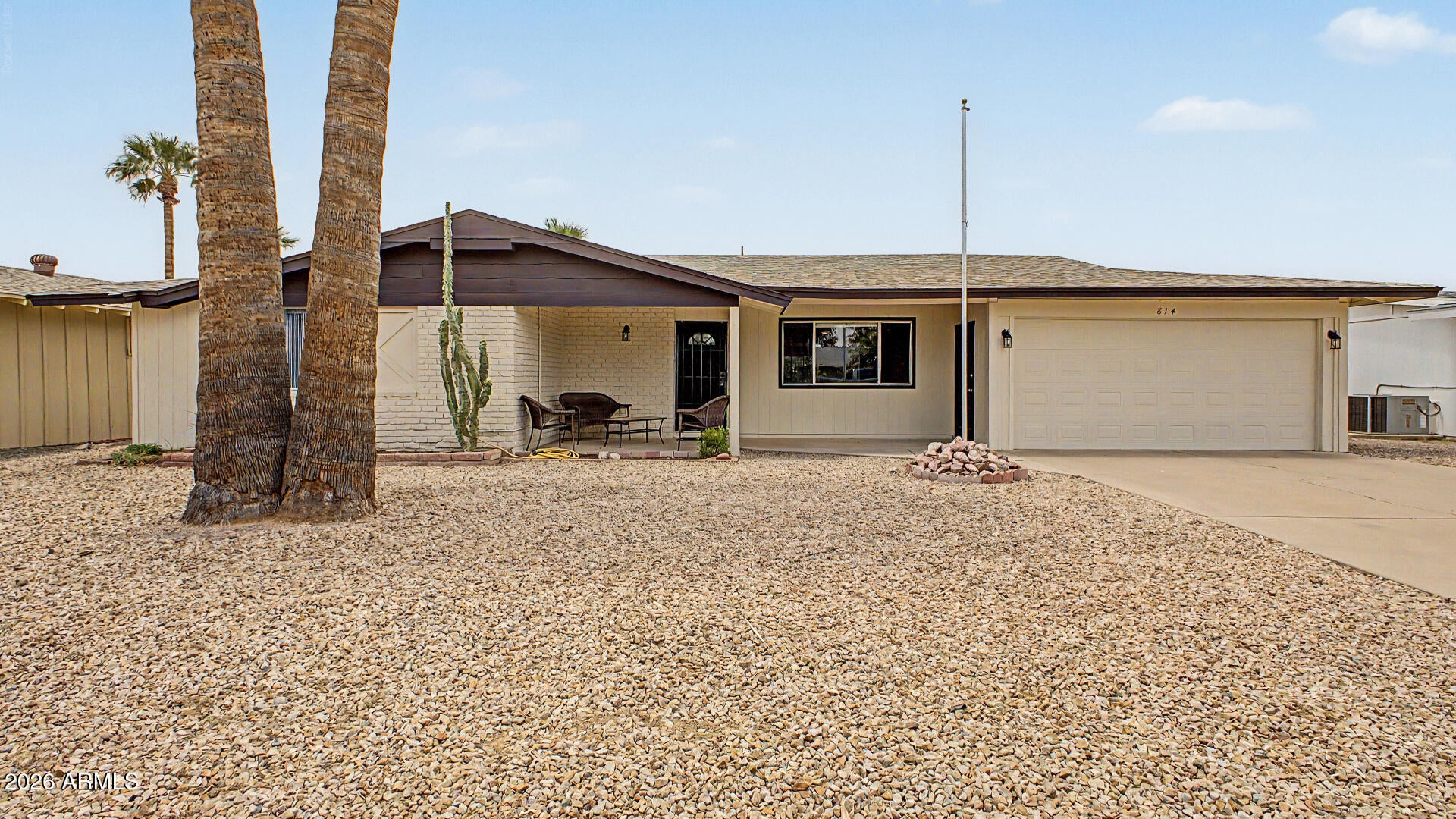 814 S LONGWOOD Loop