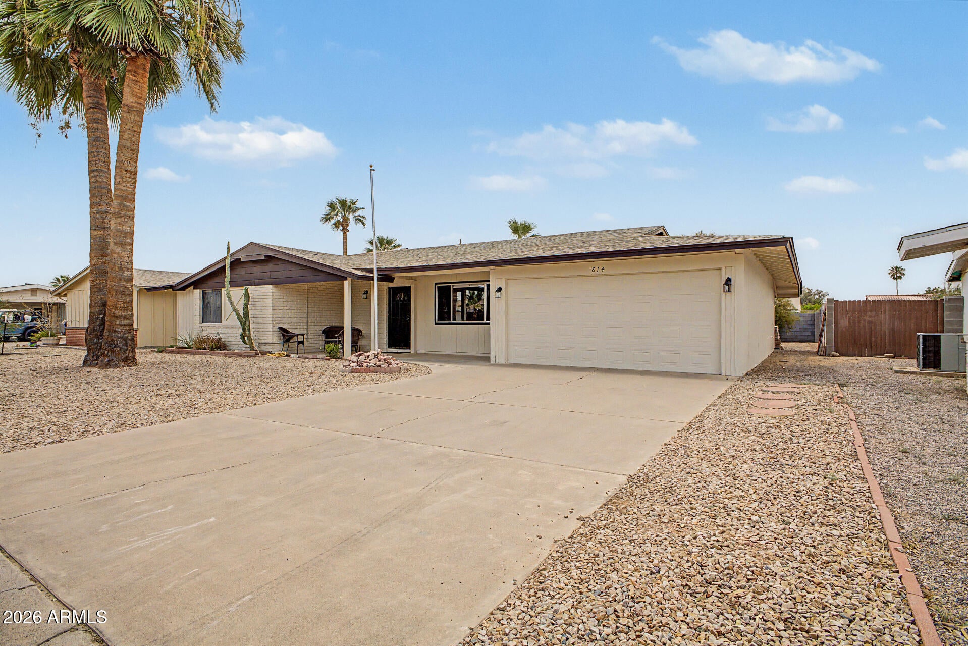 814 S LONGWOOD Loop