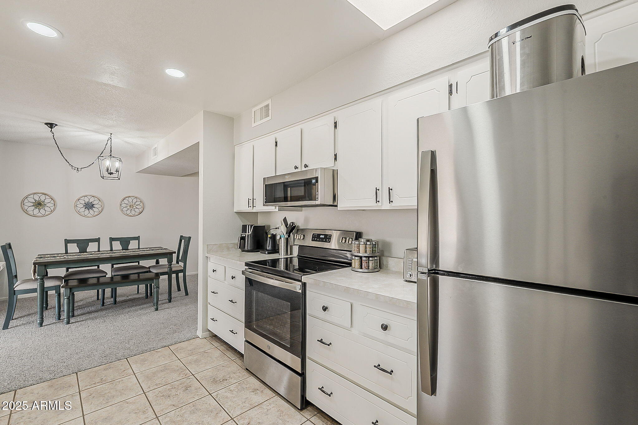 9814 W LONG HILLS Drive