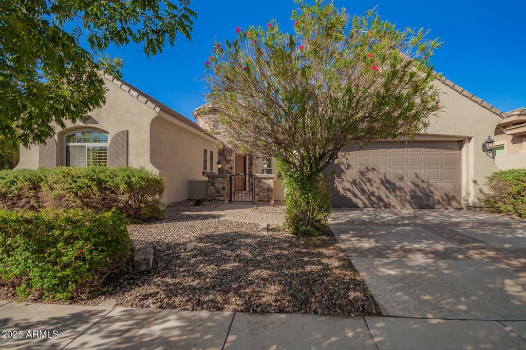 Photo of 4352 E Santa Fe Court, Gilbert, AZ 85297 (MLS # 6927816)