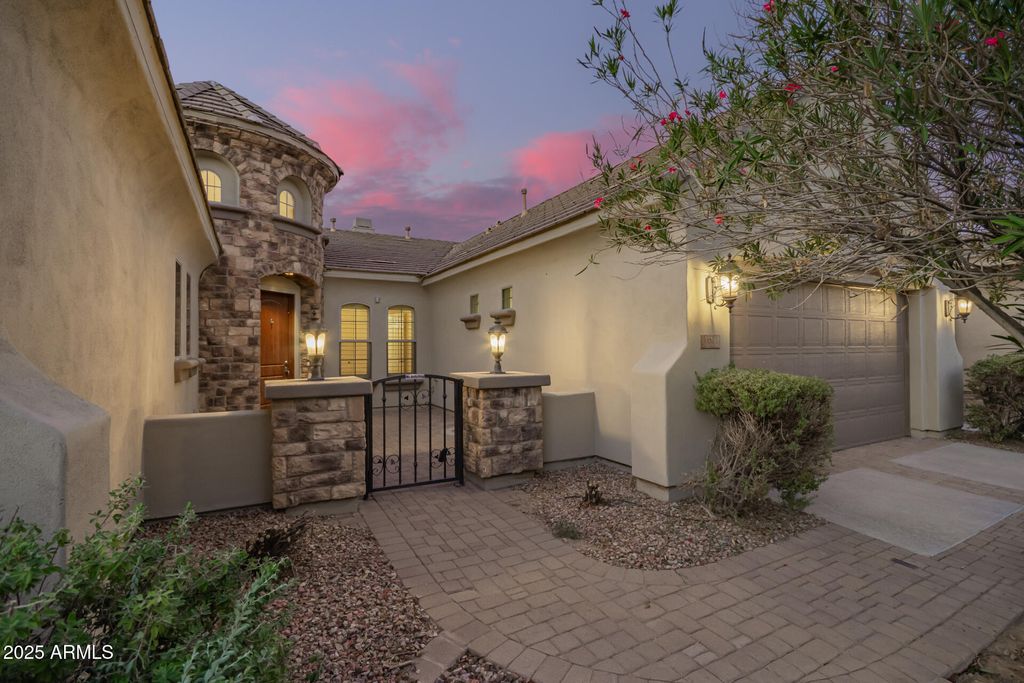 Photo of 4352 E Santa Fe Court, Gilbert, AZ 85297 (MLS # 6927816)