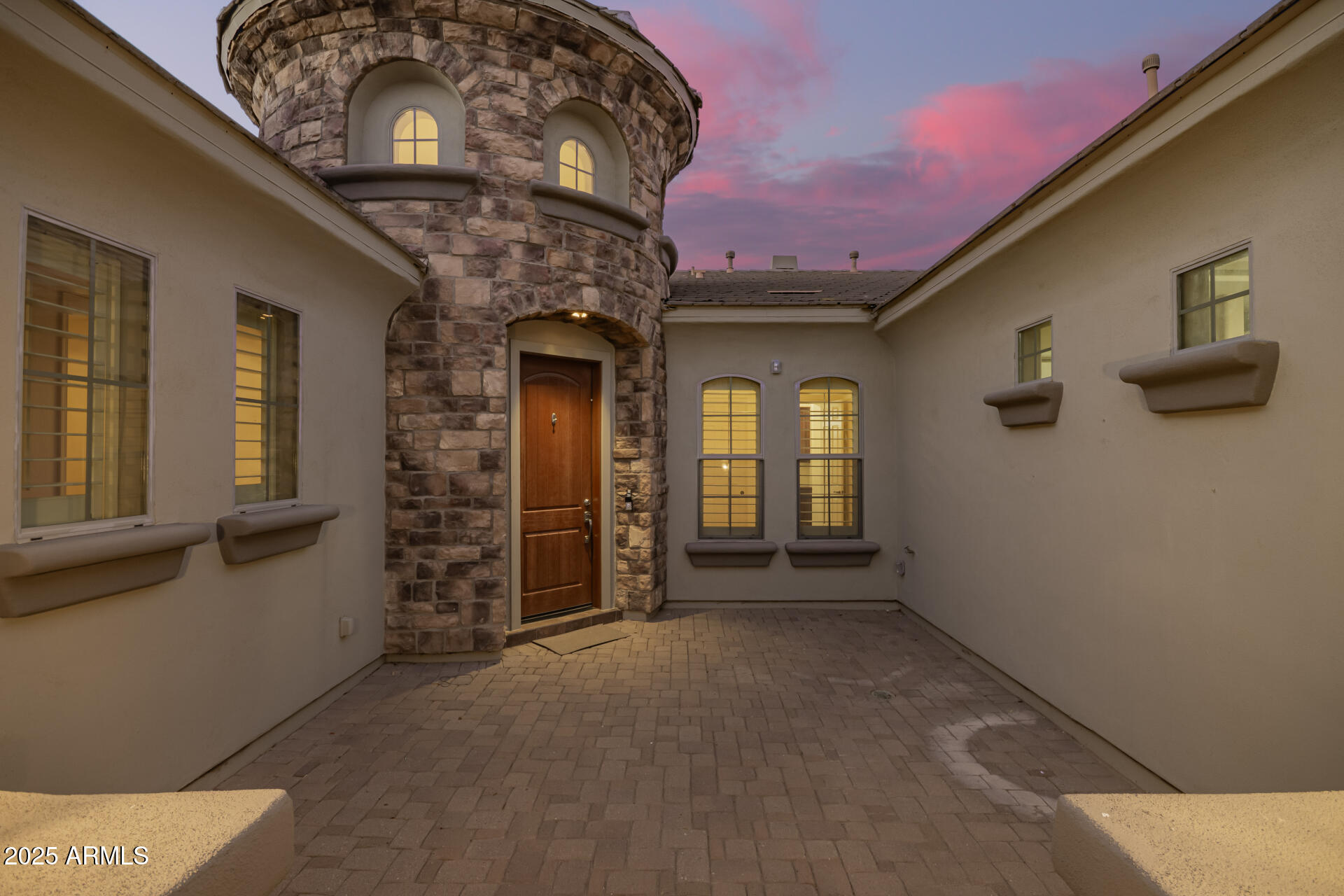 4352 E SANTA FE Court