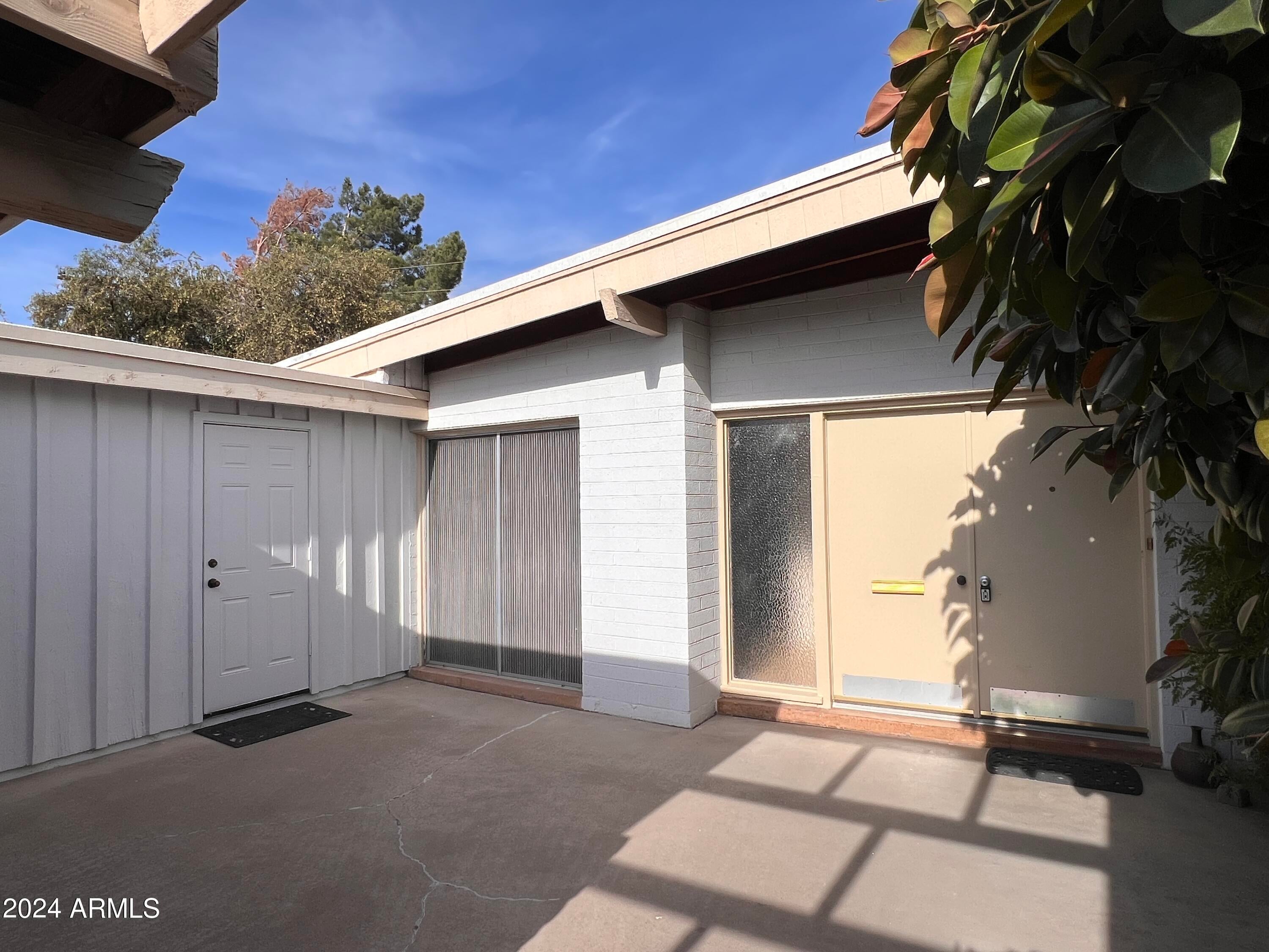 2219 N 73RD Place