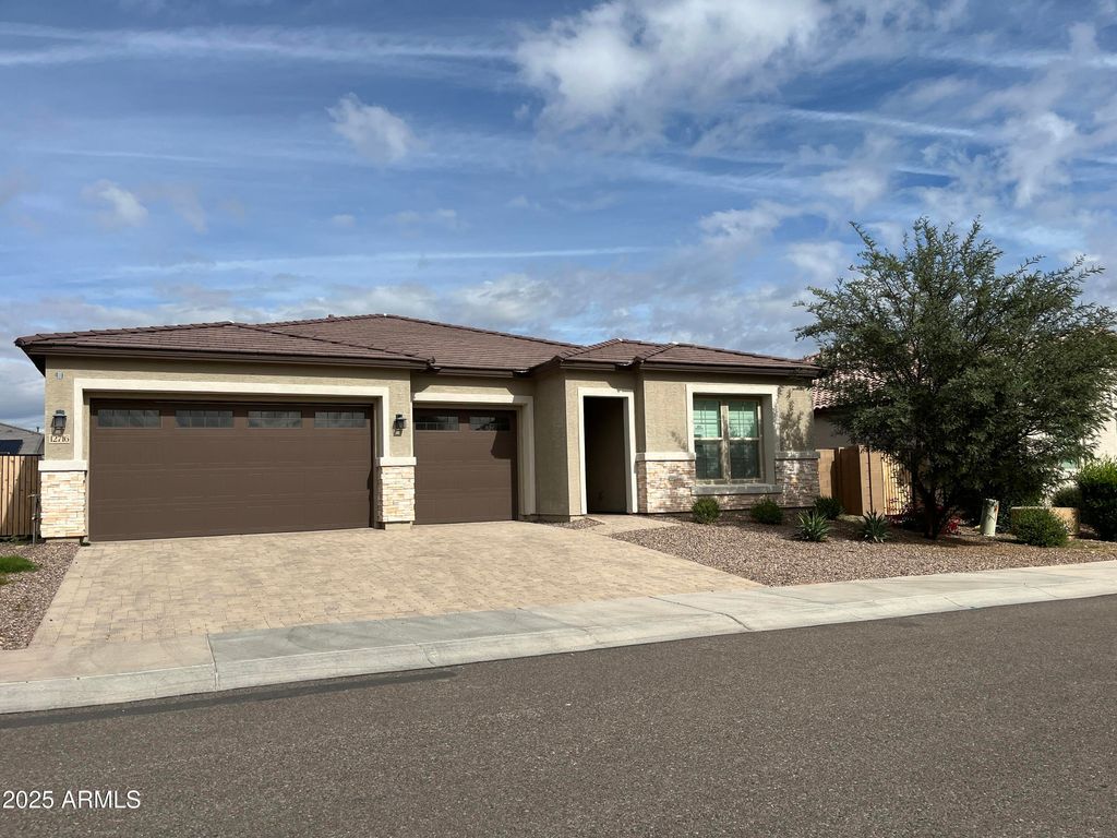 Photo of 12716 W Mclellan Road, Glendale, AZ 85307 (MLS # 6961872)