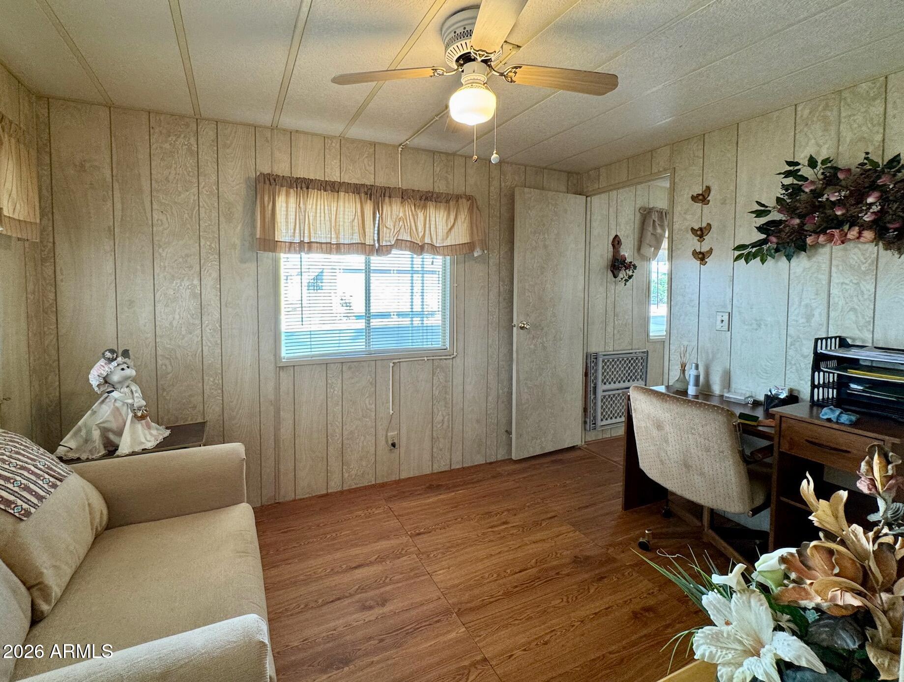 2605 S TOMAHAWK Road 99