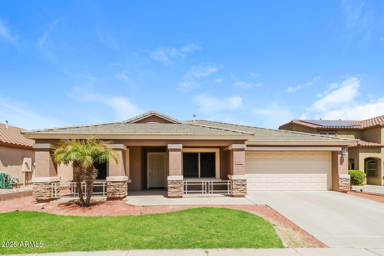 17628 W CORRINE Drive