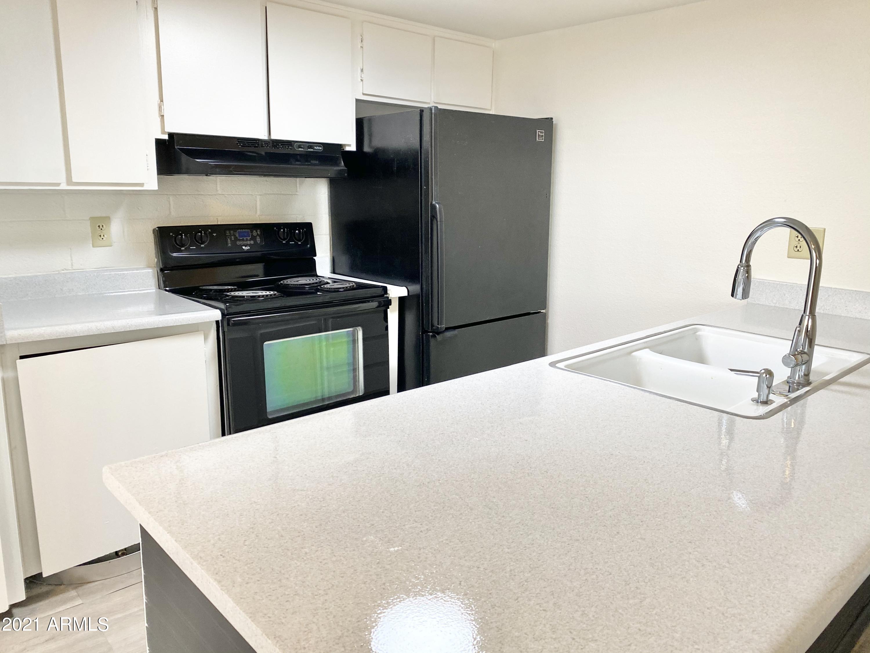 8529 E PORTLAND Street