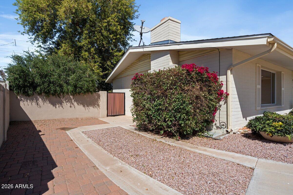 8702 E STARLIGHT Way