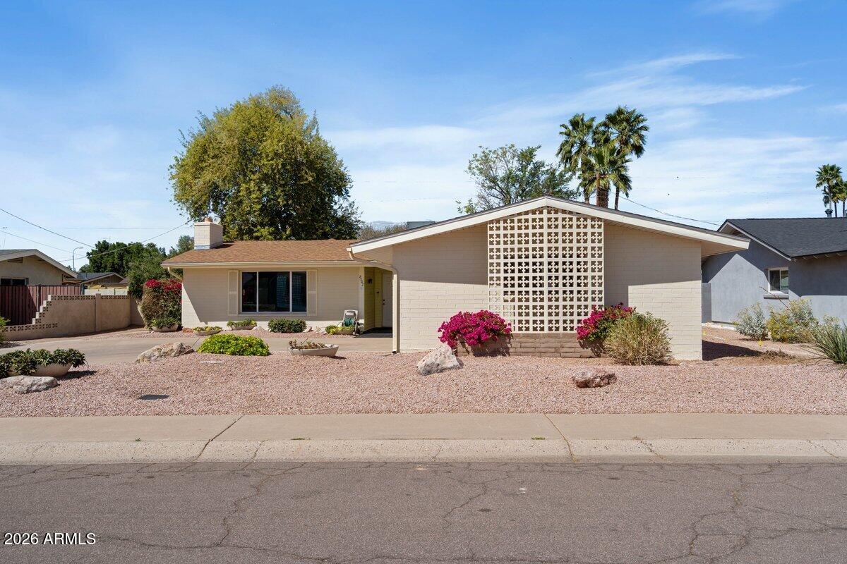 8702 E STARLIGHT Way