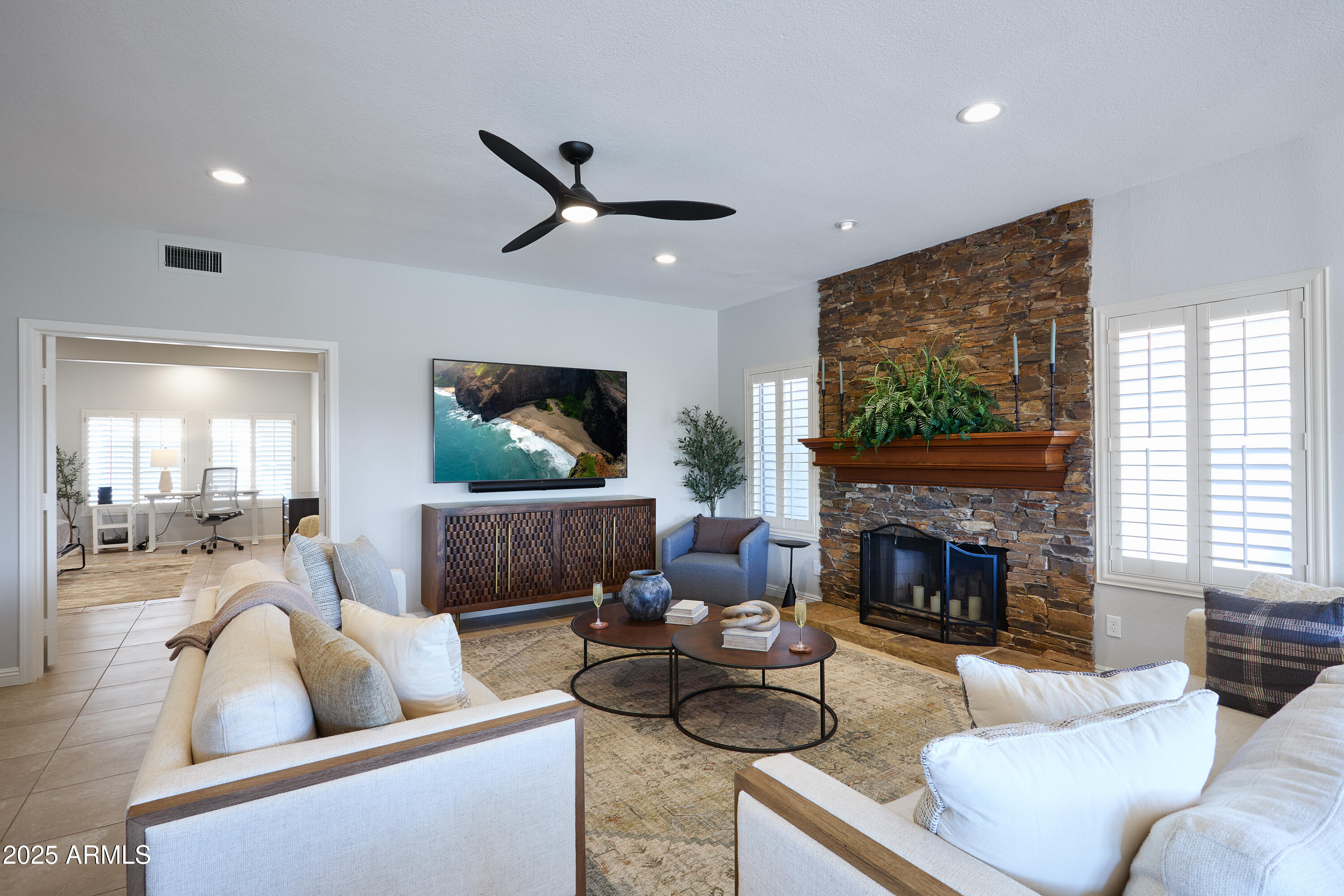 5921 E SANDRA Terrace