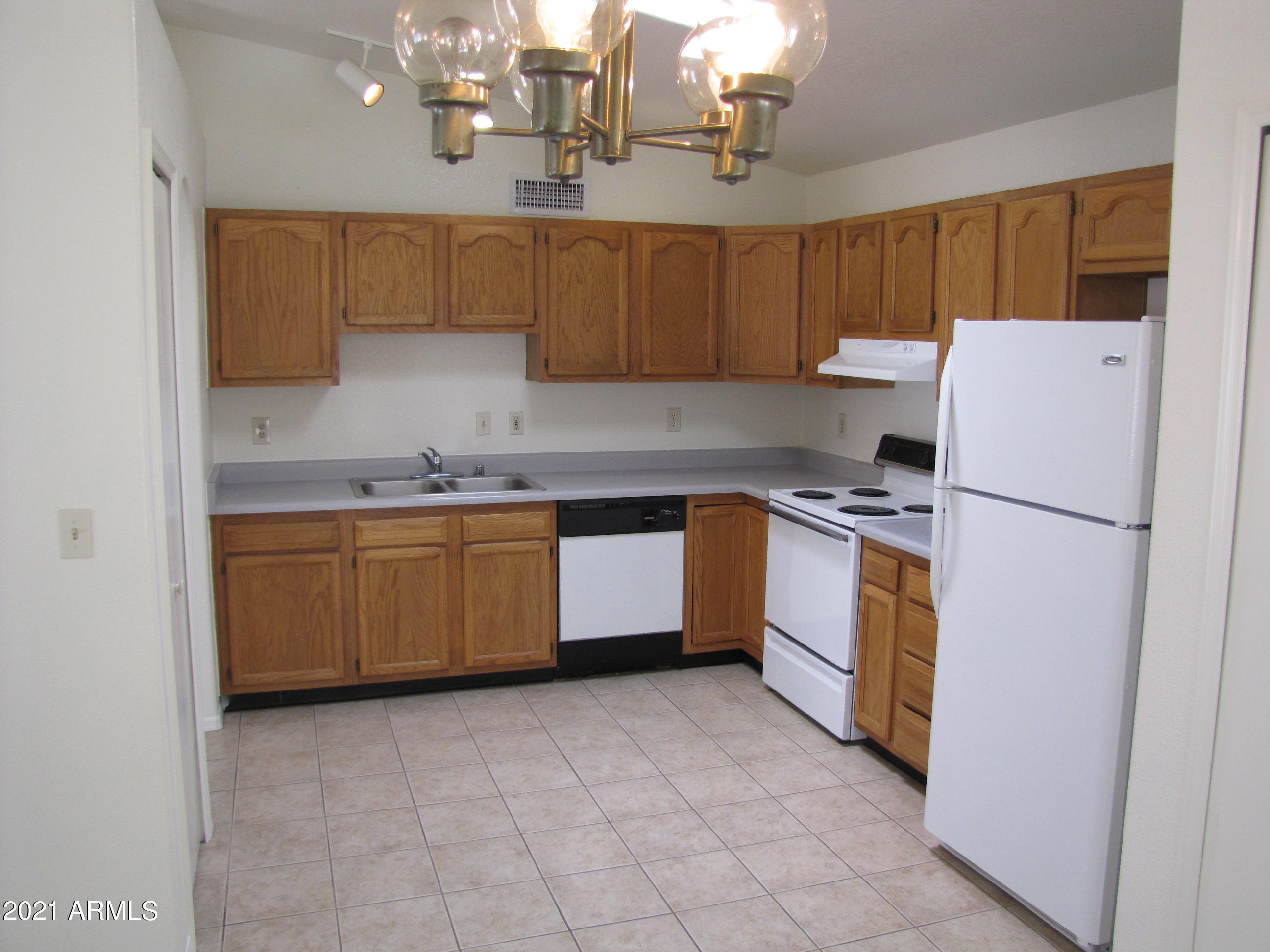 DESERT SHADOWS - Residential Lease