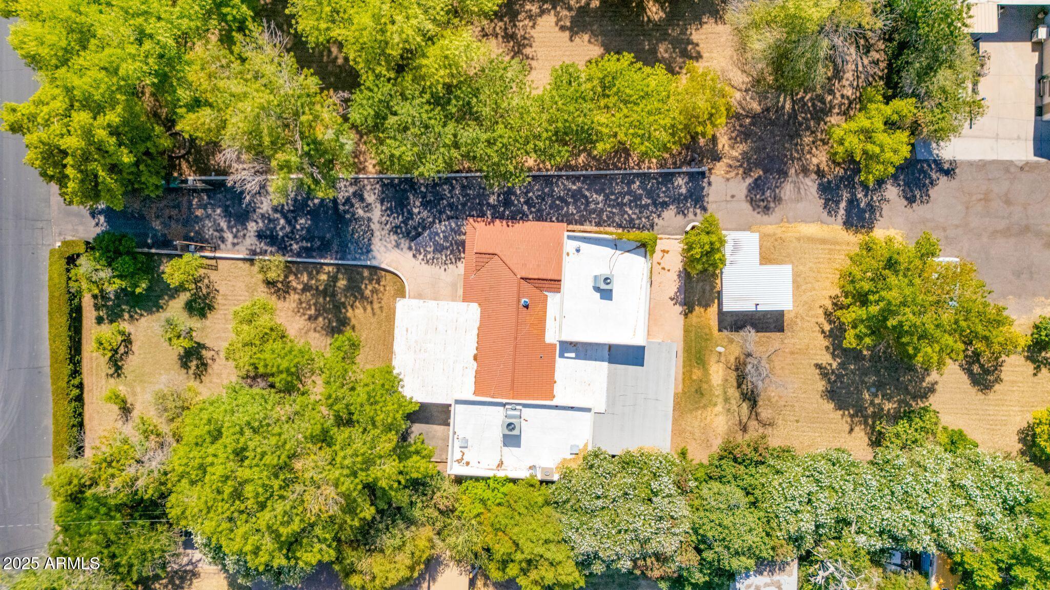 3026 E BACKUS Road