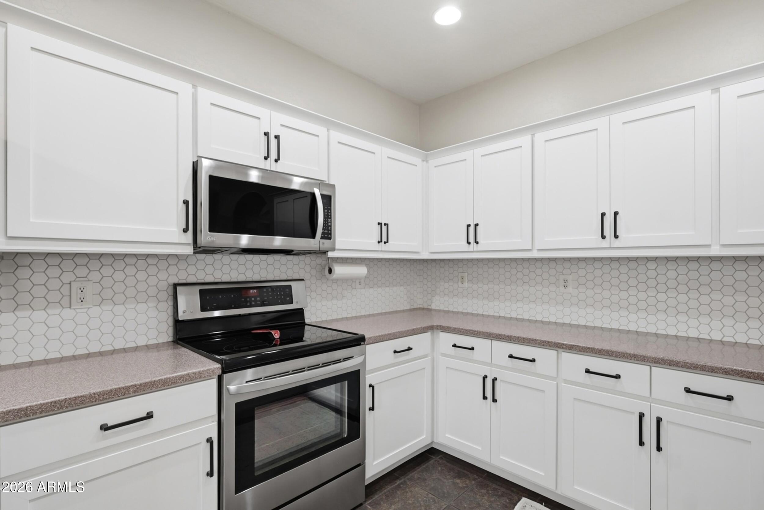 529 E SAN CARLOS Way