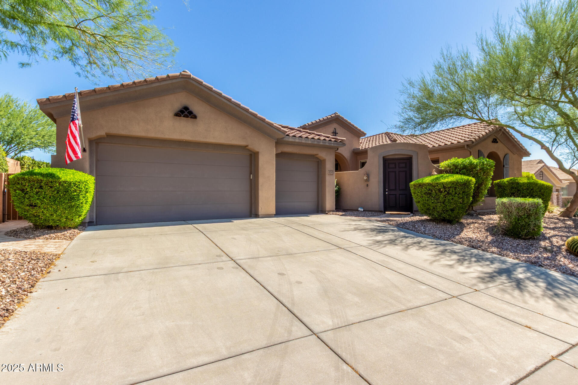 42041 N MOUNTAIN COVE Drive