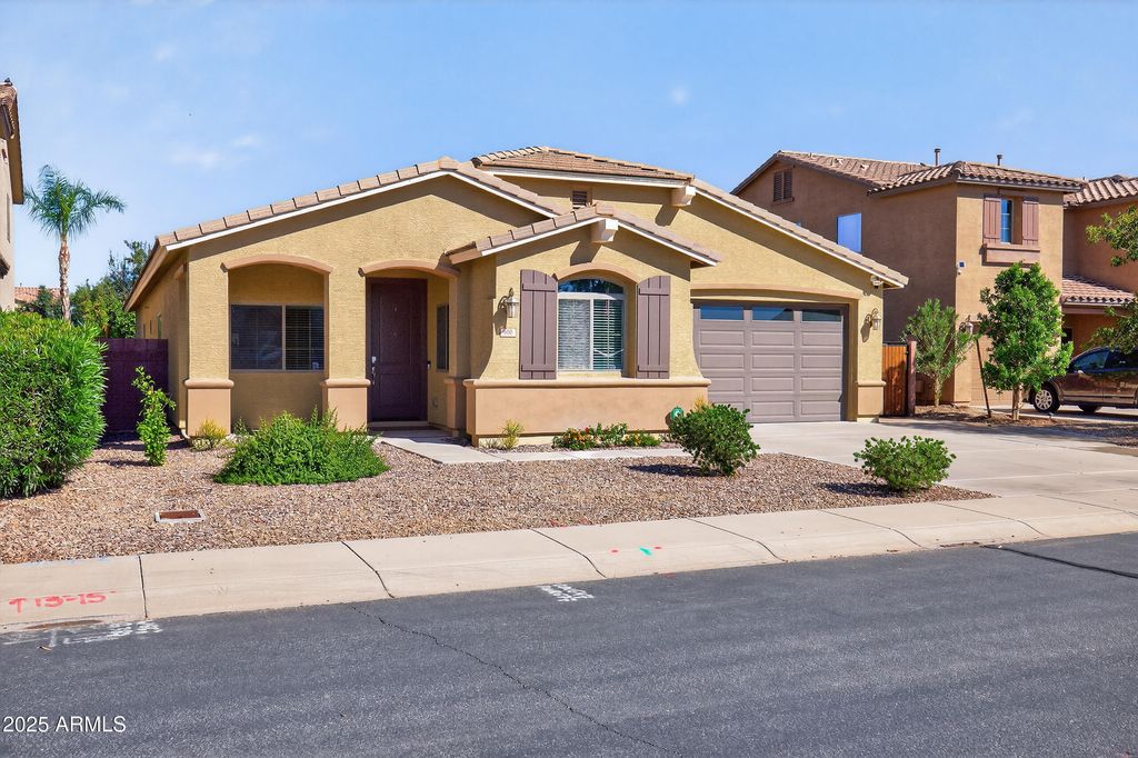 Photo of 690 W Dragon Tree Avenue, Queen Creek, AZ 85140 (MLS # 6942174)