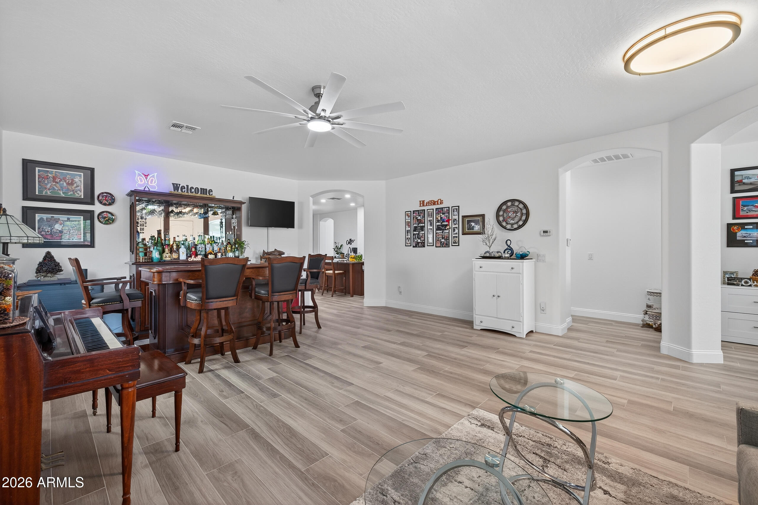 690 W DRAGON TREE Avenue